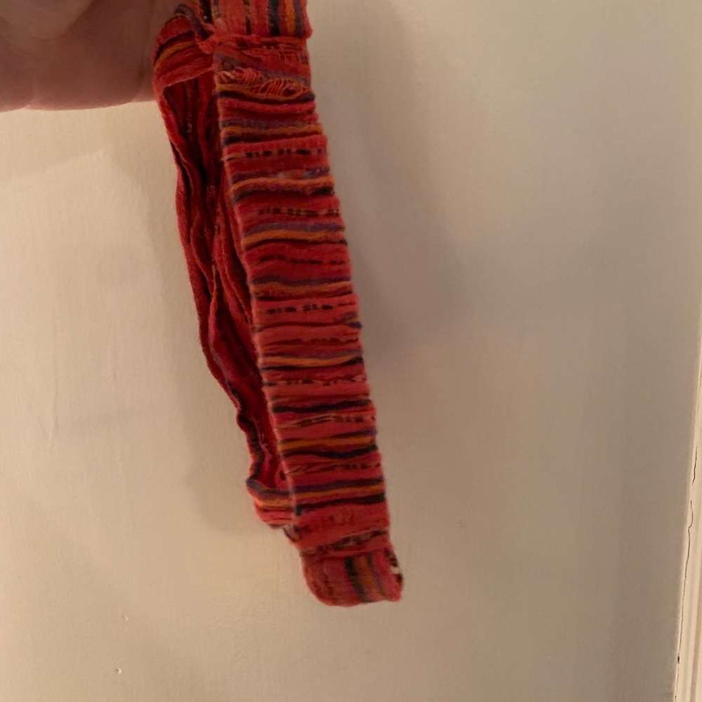 Red headband - Picture 2 of 2